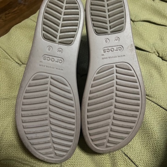 Crocs Brooklyn Low Wedge Sandal - Picture 11 of 12